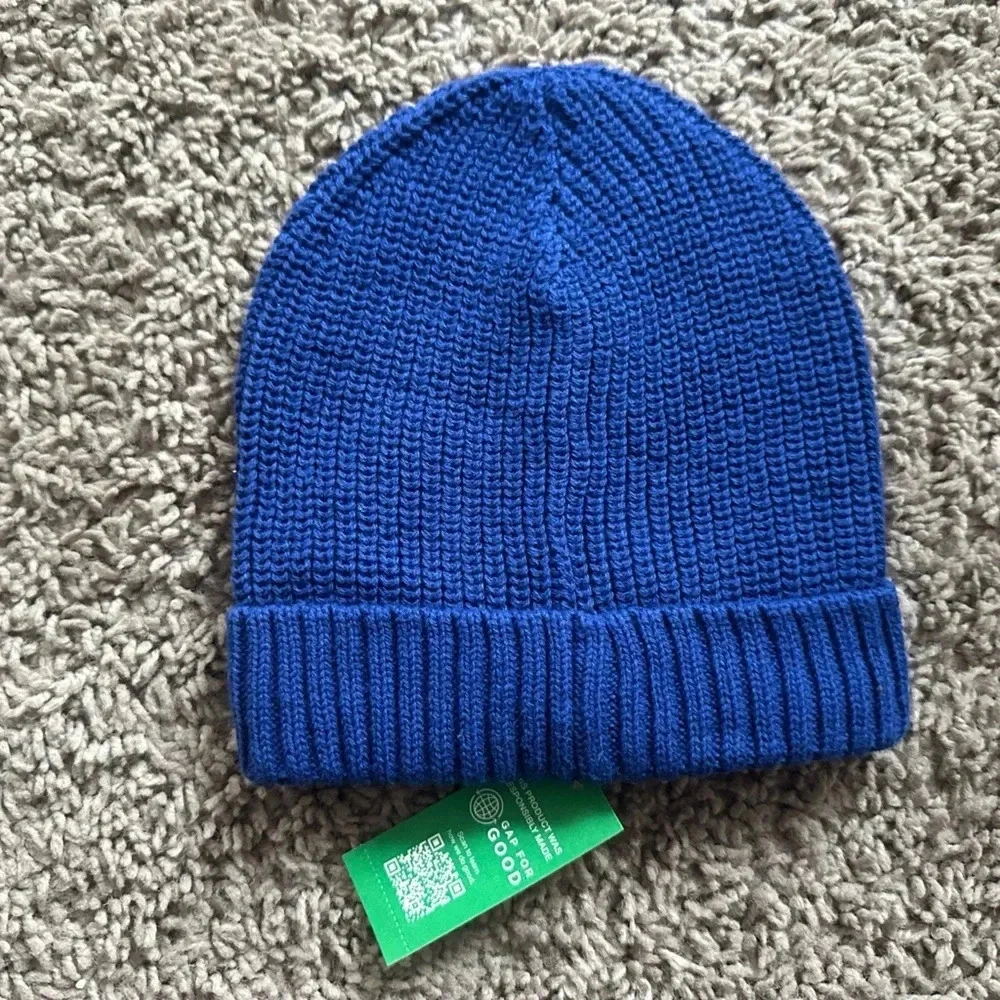 Brand new blue beanie.
